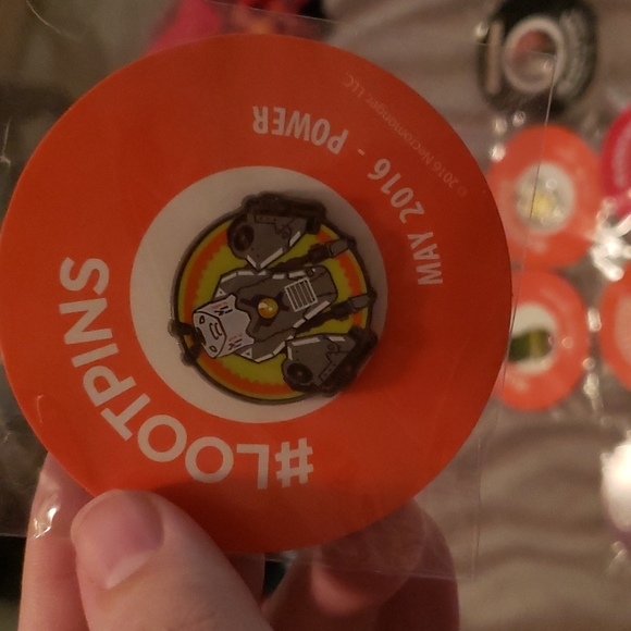 Set of loot crate pins (7 total) - Picture 2 of 8